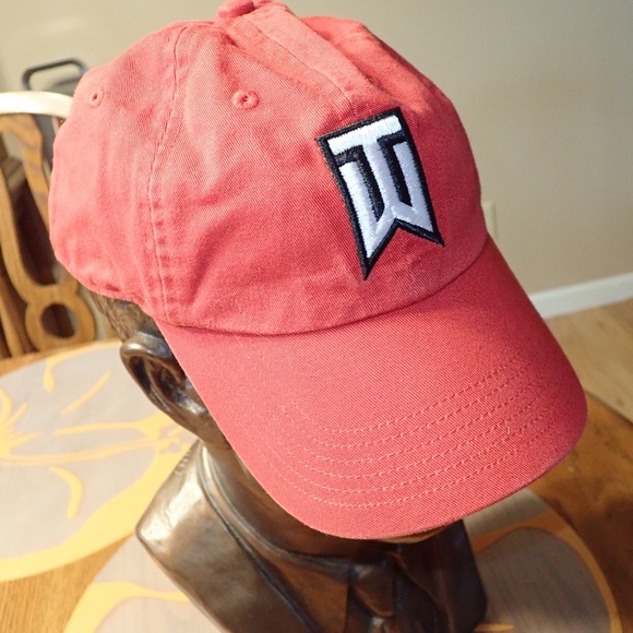 tiger woods dad hat